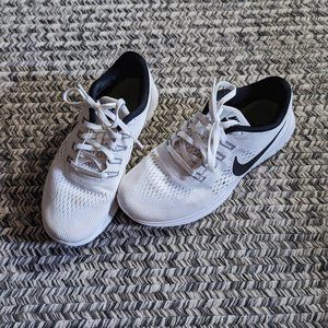 Nike Free RN White & Black Running Sneakers Size 6.5